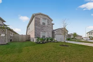 318 Springfield Shrs Ct, Crosby, TX 77532 - Photo 2