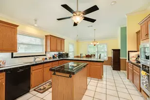 803 W Peach Hollow Cir, Pearland, TX 77584 - Photo 12