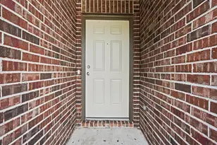 4014 Emperor Valley Ln, Baytown, TX 77521 - Photo 4