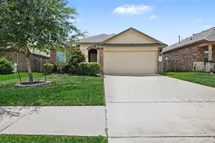 4014 Emperor Valley Ln, Baytown, TX 77521 - Photo 2