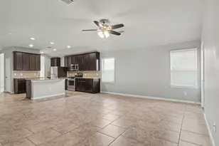4014 Emperor Valley Ln, Baytown, TX 77521 - Photo 6