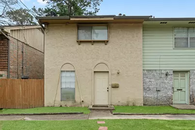 407 W Semands Street, Conroe, TX 77301 - Photo 6