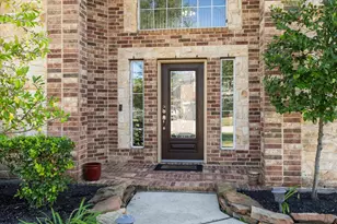 2411 Lakeway Dr, Friendswood, TX 77546 - Photo 2