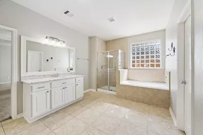 2411 Lakeway Drive, Friendswood, TX 77546 - Photo 22