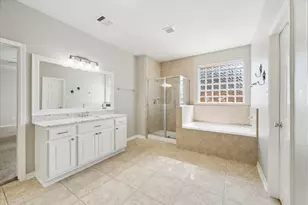 2411 Lakeway Dr, Friendswood, TX 77546 - Photo 22