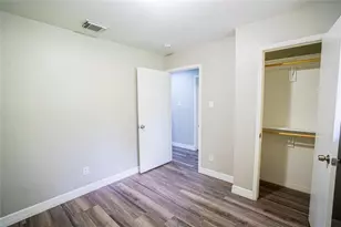 7130 Heath St, Houston, TX 77016 - Photo 8