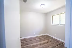 7130 Heath St, Houston, TX 77016 - Photo 6