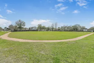 3615 Mayfield Oaks Ln, Houston, TX 77088 - Photo 42