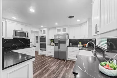 910 Imperial Lane, Houston, TX 77336 - Photo 2