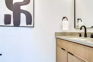 737 W 21st St, Houston, TX 77008 - Photo 22