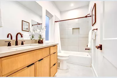 737 W 21st Street #B, Houston, TX 77008 - Photo 6