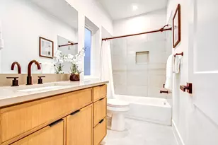 737 W 21st St, Houston, TX 77008 - Photo 6
