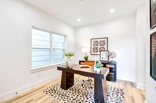 737 W 21st St, Houston, TX 77008 - Photo 4