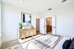 737 W 21st St, Houston, TX 77008 - Photo 24