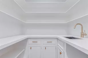 10720 Briar Forest Dr, Houston, TX 77042 - Photo 10