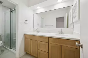 705 Harold St, Houston, TX 77006 - Photo 2