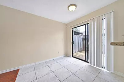 9901 Sharpcrest Street #H4, Houston, TX 77036 - Photo 10