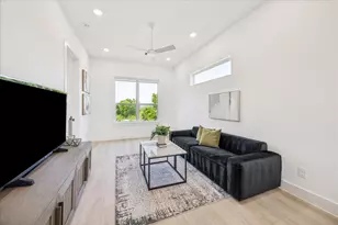 1423 E 36th St, Houston, TX 77022 - Photo 12