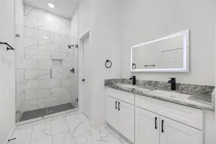 3110 Evella St, Houston, TX 77026 - Photo 10