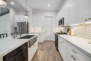 5021 Creekmont Dr, Houston, TX 77091 - Photo 8