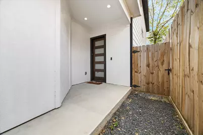 5021 Creekmont Drive, Houston, TX 77091 - Photo 2