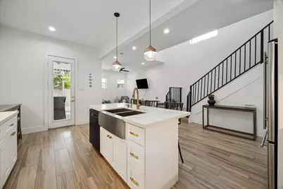 5021 Creekmont Drive, Houston, TX 77091 - Photo 4