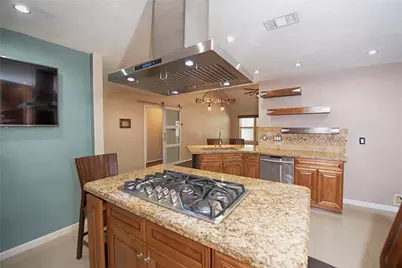 4714 Widerop Lane, Friendswood, TX 77546 - Photo 12