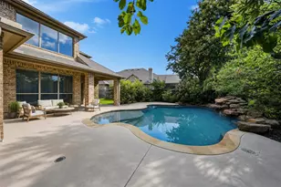 63 Vershire Cir, The Woodlands, TX 77354 - Photo 2