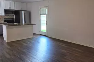 10915 Roandale Dr, Houston, TX 77048 - Photo 2