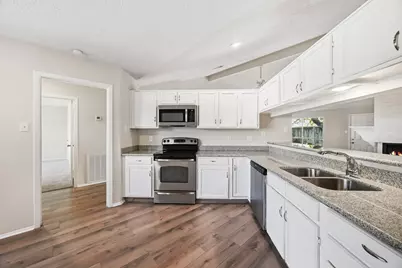 11322 Yorklyn Drive, Houston, TX 77066 - Photo 8