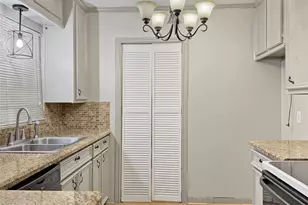 10437 Wolbrook St, Houston, TX 77016 - Photo 4