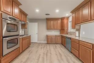 2201 Badger Ln, Huntsville, TX 77320 - Photo 8