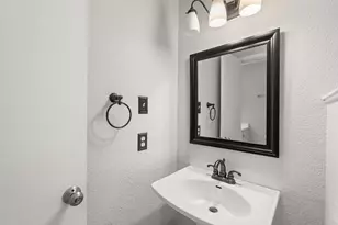 8100 Cambridge St, Houston, TX 77054 - Photo 10