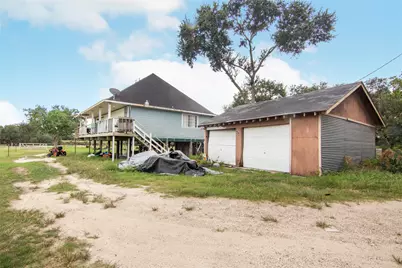 318 Dehart Street, Liverpool, TX 77577 - Photo 6