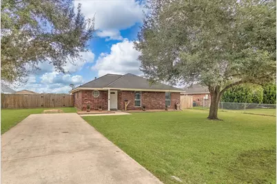 212 Hickory Street, Sweeny, TX 77480 - Photo 2
