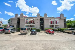 10855 Meadowglen Ln, Houston, TX 77042 - Photo 2