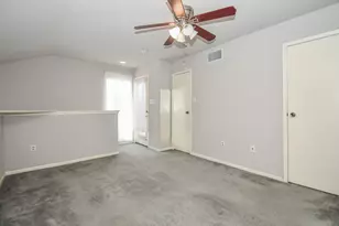 10855 Meadowglen Ln, Houston, TX 77042 - Photo 16