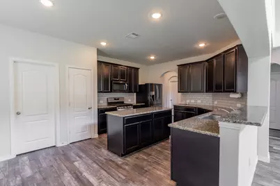 1300 Bowen Drive, League City, TX 77573 - Photo 10