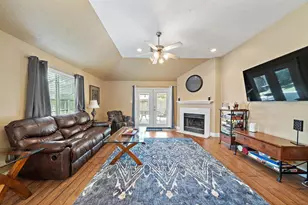 18223 Lundar Ln, Tomball, TX 77377 - Photo 2