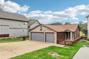 8 Hunters Creek Dr, Huntsville, TX 77340 - Photo 4