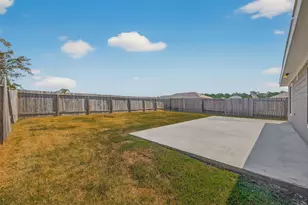 8131 Blooming Meadow Ln, Houston, TX 77016 - Photo 30