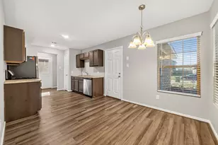 8131 Blooming Meadow Ln, Houston, TX 77016 - Photo 12