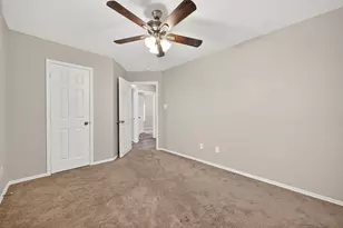 8131 Blooming Meadow Ln, Houston, TX 77016 - Photo 20