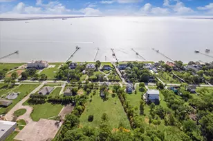 618 Bayridge Rd, La Porte, TX 77571 - Photo 2