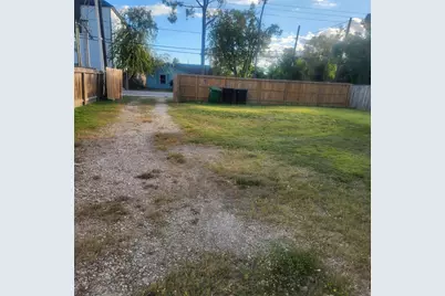 320 Thornton Road, Houston, TX 77018 - Photo 1
