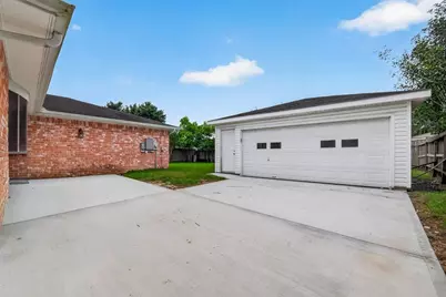 1519 Hitherfield Drive, Sugar Land, TX 77498 - Photo 32