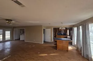 422 Navajo Trail, Gainesville, TX 76240 - Photo 4