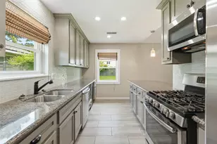 10130 Woodwick St, Houston, TX 77016 - Photo 14