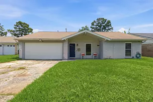 10130 Woodwick St, Houston, TX 77016 - Photo 1