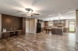 3011 Simmons St, Huntsville, TX 77320 - Photo 6